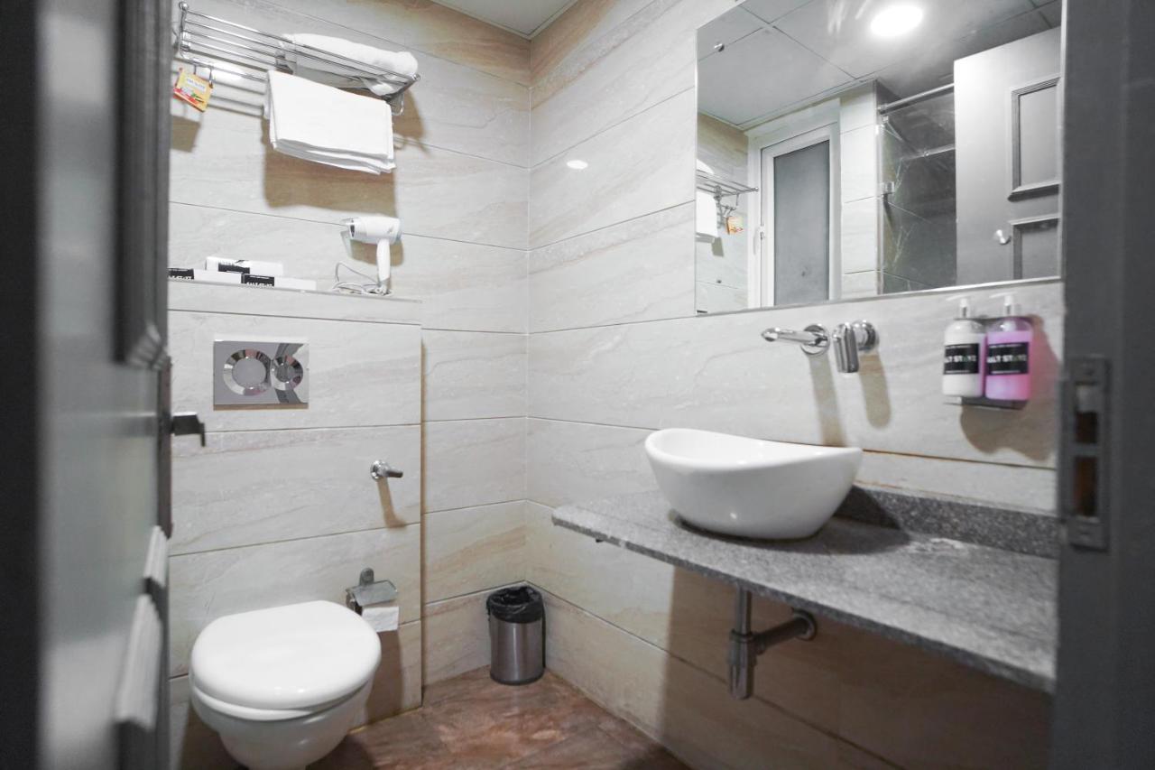 Saltstayz Express - Medicity Near Medanta Hospital Ґурґаон Екстер'єр фото
